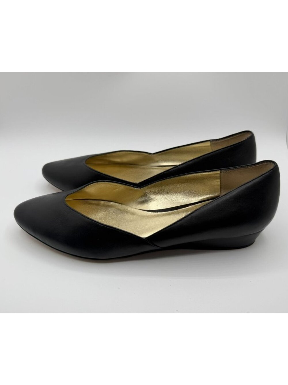 Steve Madden Low Wedge Heel Women Size 8.5M Black Leather Slip-on Preppy Shoe